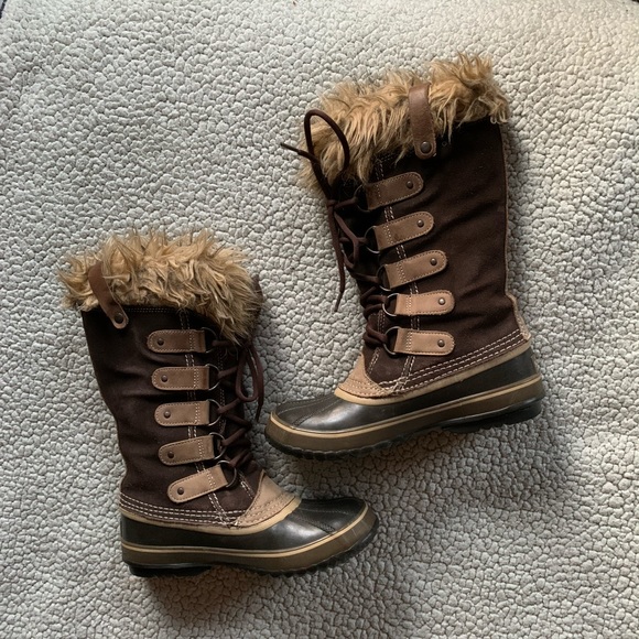 Sorel women’s boots - Picture 2 of 8
